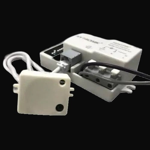 Détecteur de mouvement micro-ondes pour luminaires de marquise, 347 V