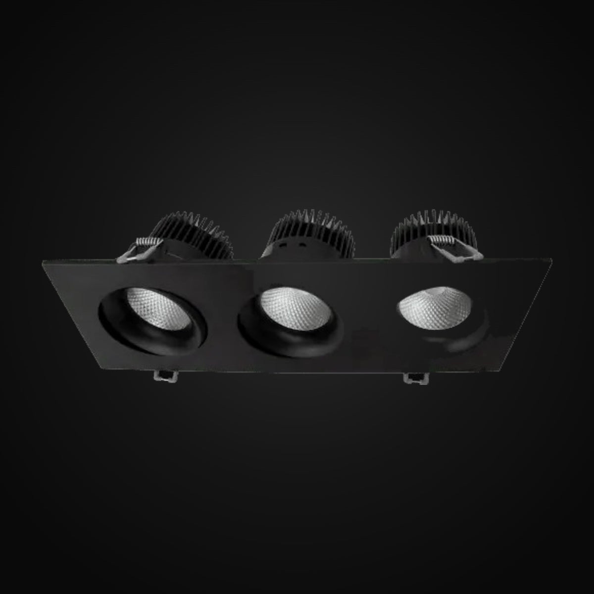 Encastré orientable en retrait 3,5 po 3 têtes 5CCT, noir