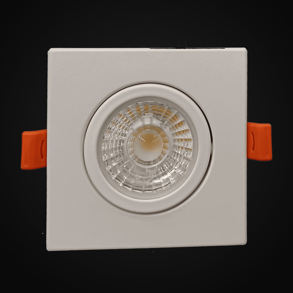 Encastré orientable 3 po rond et carré 7 W C5202 / C53206 (blanc ou noir)