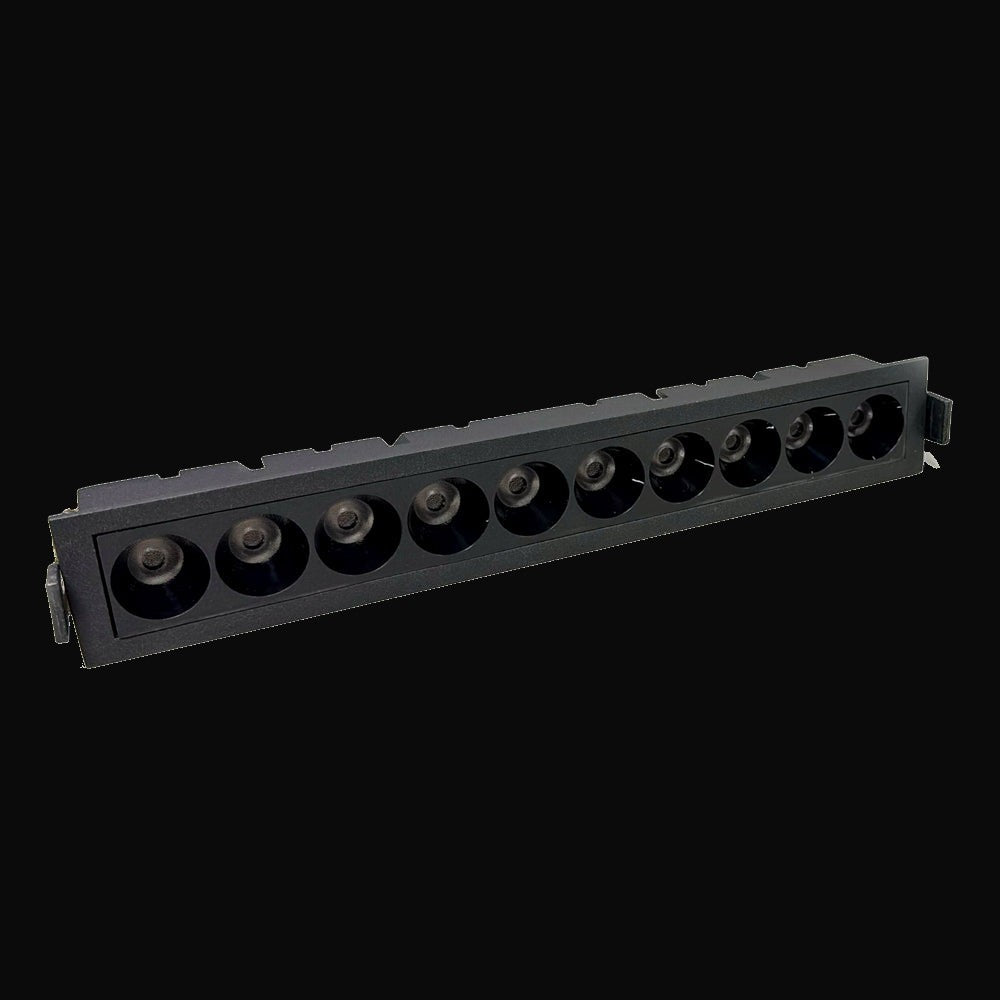 Luminaire linéaire encastré DEL 10 têtes 120 V c.a., 20 W, 38°, 1650 lm, IRC>90, emplacement humide, 3000K noir