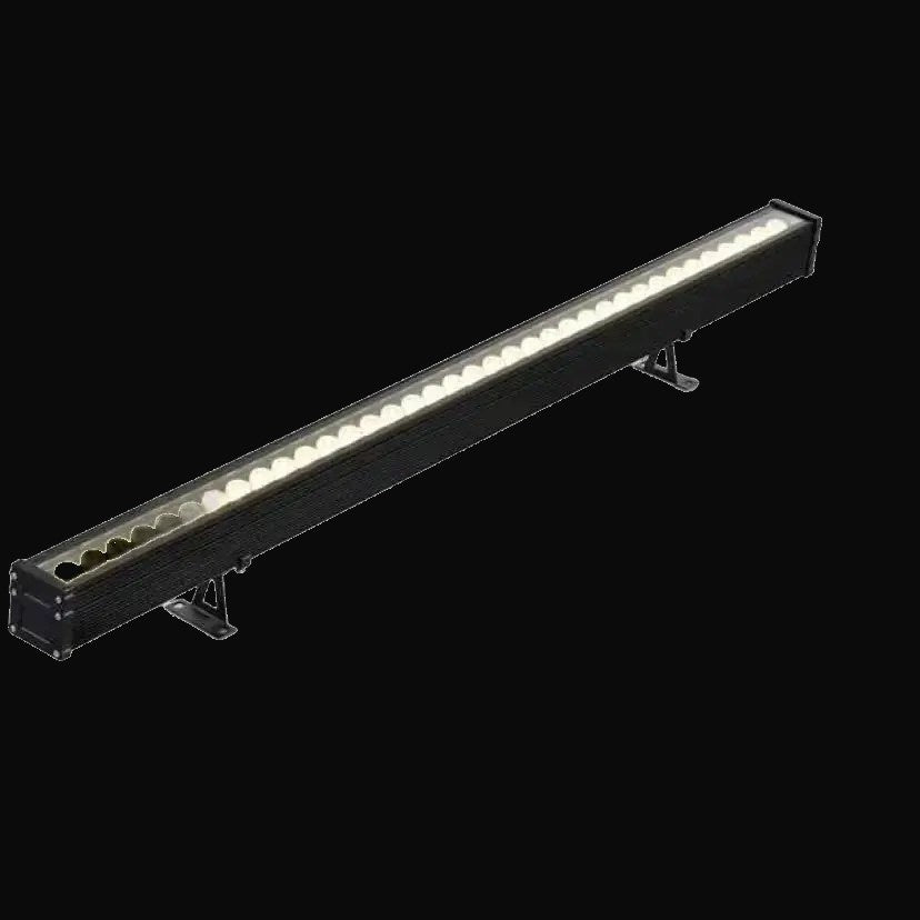 FA48 avec luminaires RL-LNWW VE 36 watts