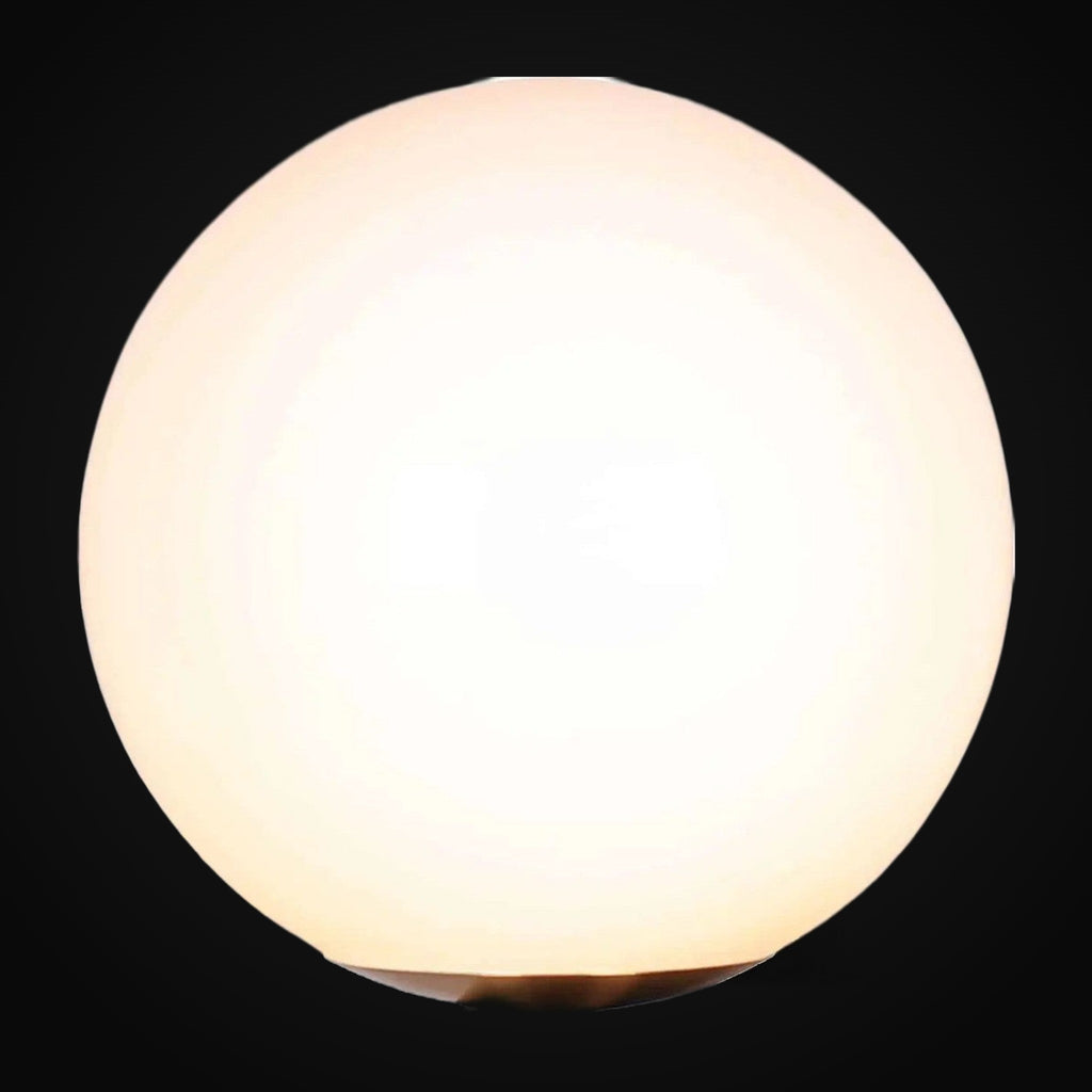 Lampe de table laiton satiné et verre opale